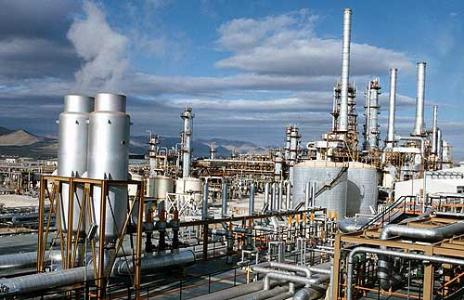 چشم‌انداز صادرات پتروشیمی ایران در دوره رفع یا تشدید تحریم‌ها